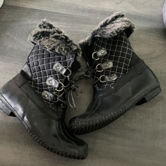 Stevies Black Faux Fur Duck Boots Girls 5 - Picture 2 of 6